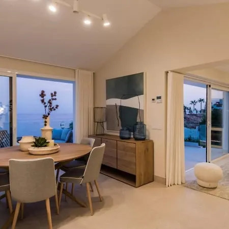 Villa De Lujo Completamente Renovada Piscina Y Vistas Al Mar *