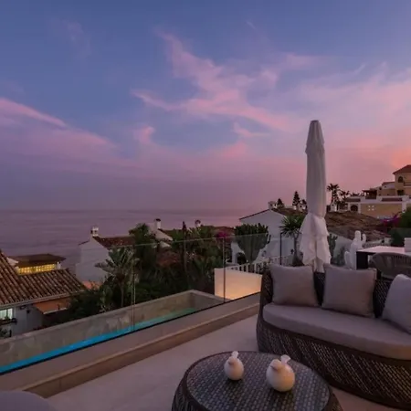 Villa De Lujo Completamente Renovada Piscina Y Vistas Al Mar