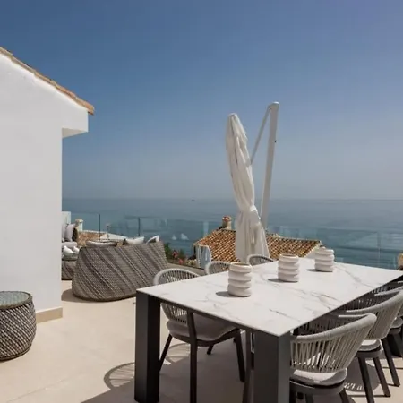 De Lujo Completamente Renovada Piscina Y Vistas Al Mar