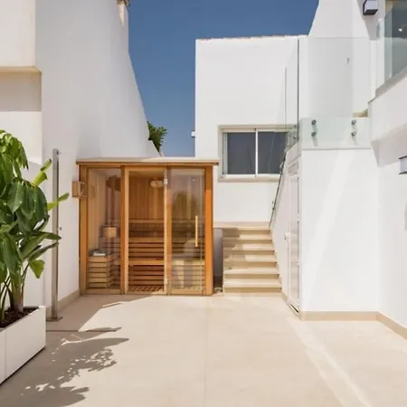 Villa De Lujo Completamente Renovada Piscina Y Vistas Al Mar *